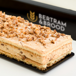 HAZELNOOT TRAKTEERGEBAK